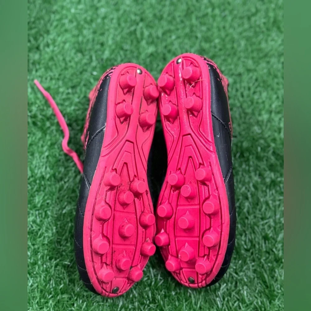Brava Soccer Girls Black and Pink Athletic‎ Shoes Size 1D